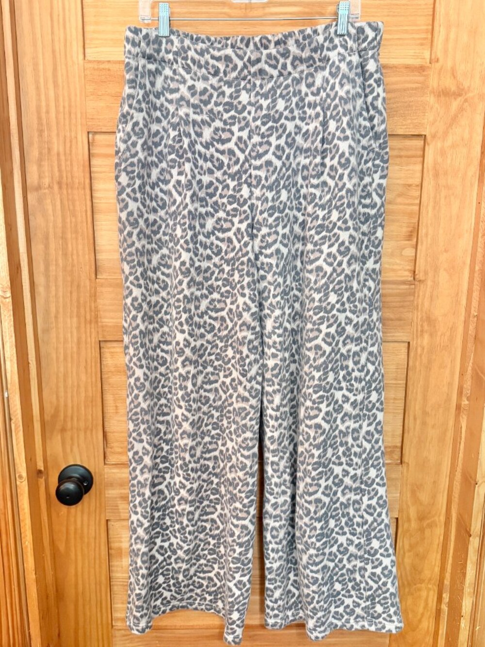 aerie Leopard Print Oversized Wide Leg High Rise Casual Lounge Sweatpants size L - Picture 2 of 5